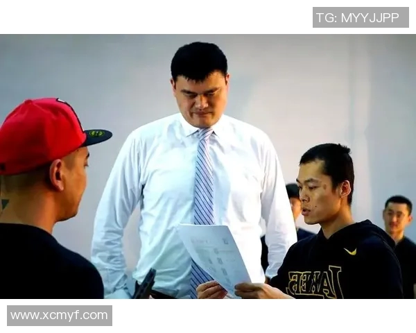 姚明与篮球巨星的精彩碰面动作揭秘与分析