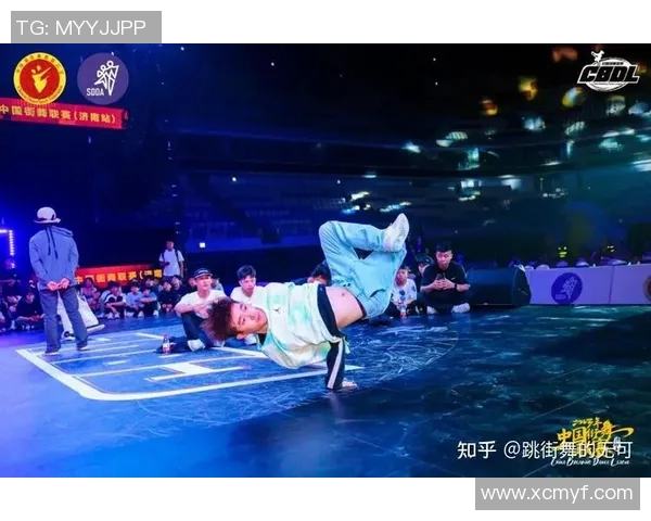 篮球明星跨界挑战打拳视频展现惊人实力与激情对决 篮球明星跨界挑战打拳视频展现惊人实力与激情对决