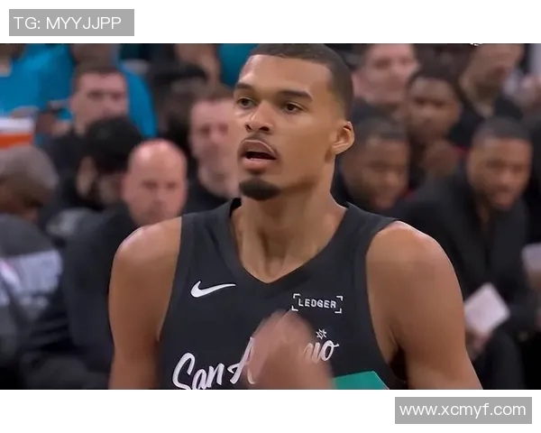 三白眼篮球明星的传奇之路与场上风采的完美结合 三白眼篮球明星的传奇之路与场上风采的完美结合